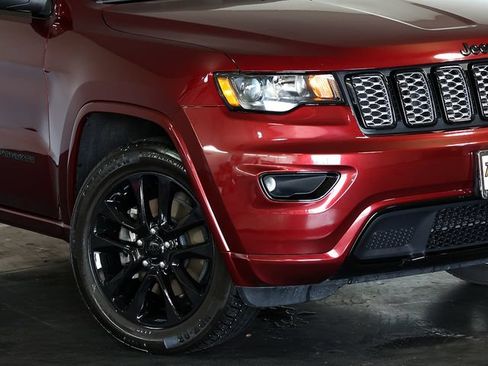 Used 2021 Jeep Grand Cherokee Laredo X AWD/4WD image 8
