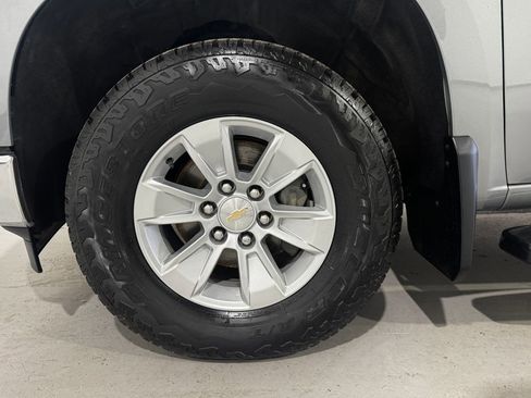 Used 2023 Chevrolet Silverado 1500 LT w/ Convenience Package II image 8