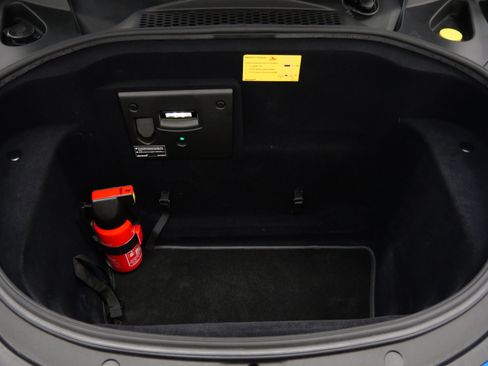 Used 2025 McLaren Artura Spider RWD image 18