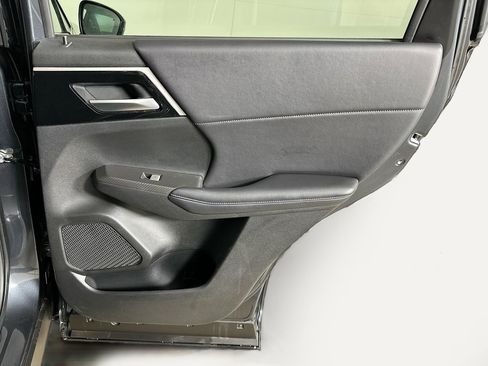 Used 2024 Mitsubishi Outlander SE image 30