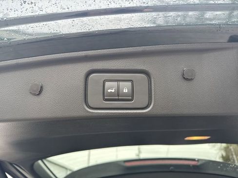 Used 2024 Nissan Pathfinder Platinum image 13