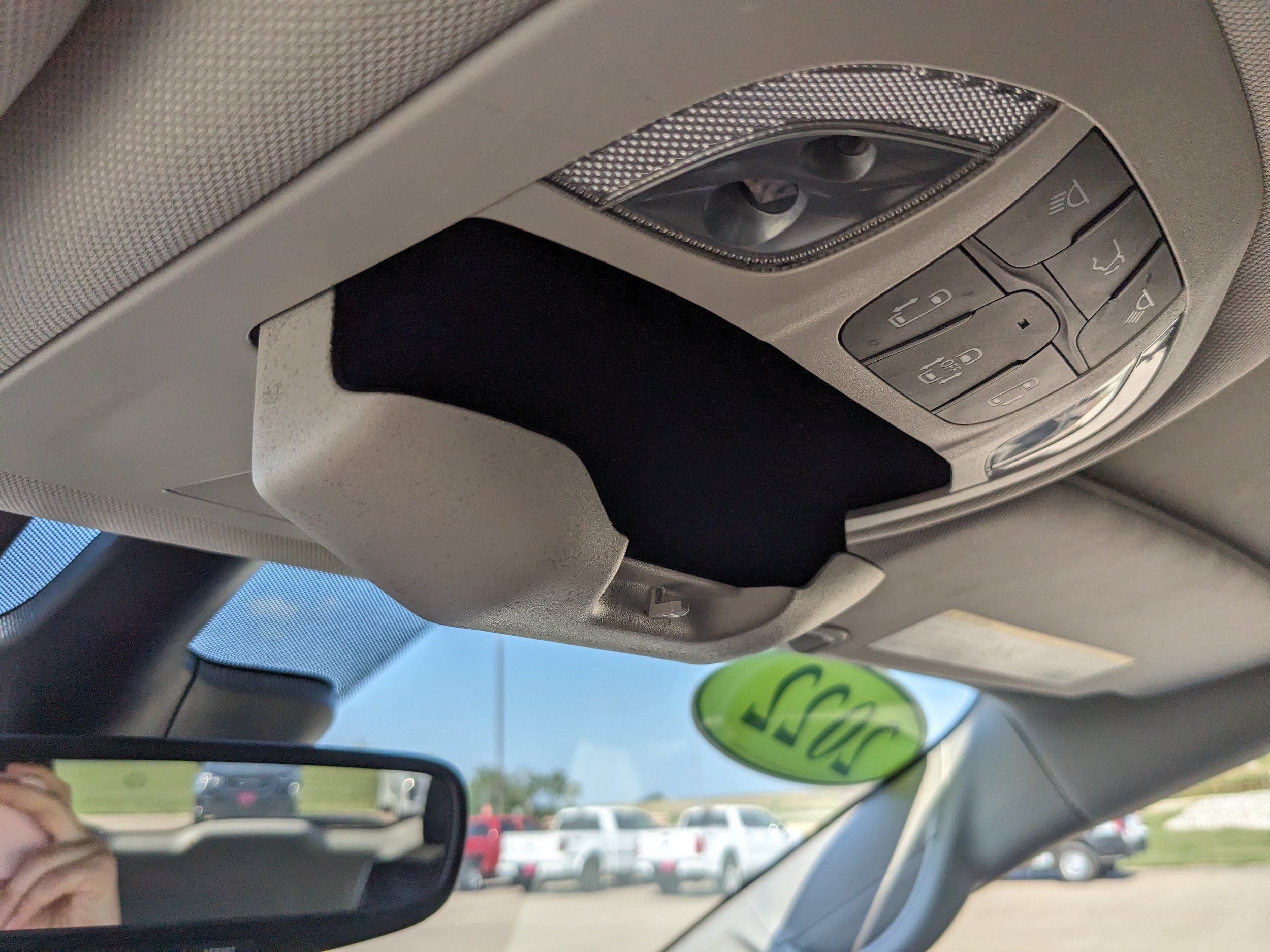 Used 2022 Chrysler Pacifica Touring-L w/ Uconnect Theater Family Group AWD/4WD image 17