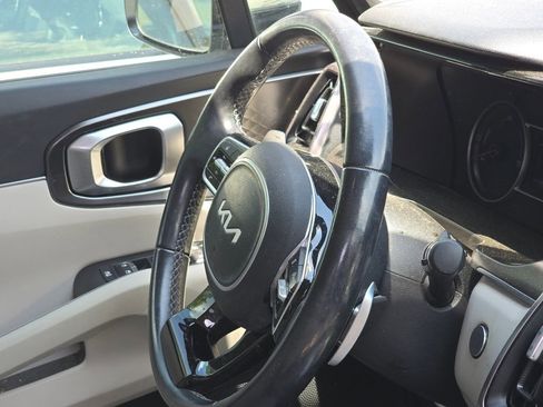 Used 2022 Kia Sorento EX w/ Panoramic Sunroof Package FWD image 8