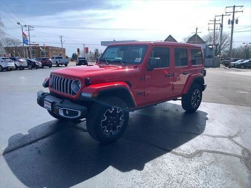 Used 2025 Jeep Wrangler Sahara image 4