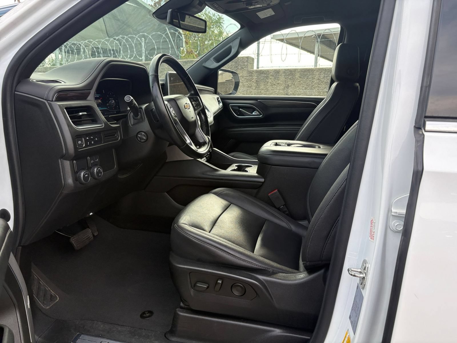 Used 2023 Chevrolet Tahoe LT w/ Luxury Package RWD image 29