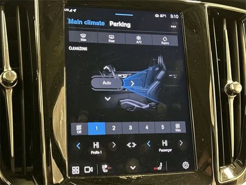 Used 2025 Volvo V60 B5 Cross Country Plus image 16