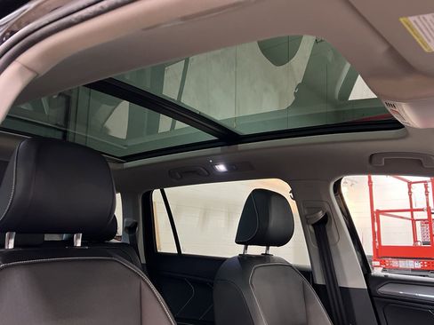 Used 2022 Volkswagen Tiguan SE image 28