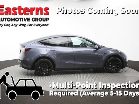 Used 2022 Tesla Model Y Long Range AWD/4WD image 40