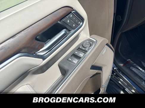New 2026 GMC Sierra 2500 SLT AWD/4WD image 8