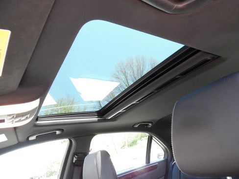 Used 2014 Mercedes-Benz E 350 4MATIC Sedan image 19