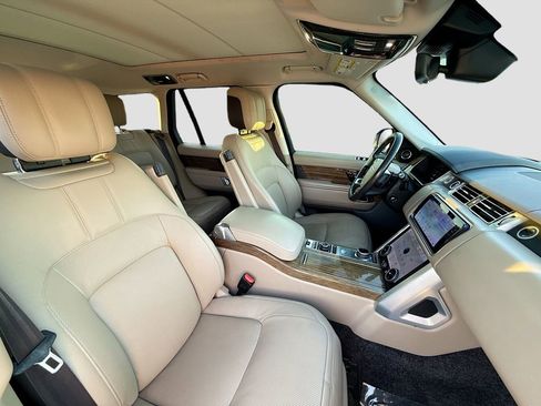 Used 2020 Land Rover Range Rover HSE image 16