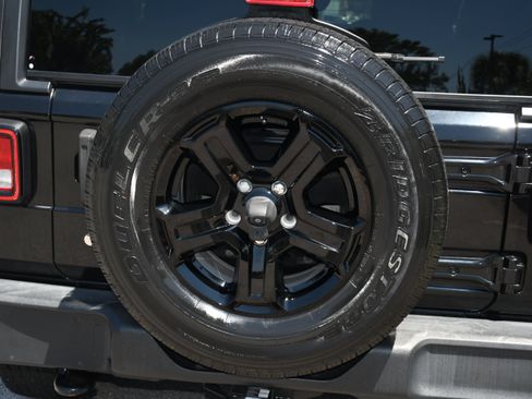 Used 2019 Jeep Wrangler Unlimited Sport S AWD/4WD image 18