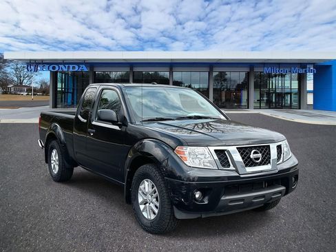 Used 2014 Nissan Frontier SV image 1