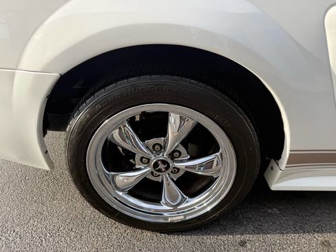 Used 2004 Ford Mustang Deluxe Convertible image 33