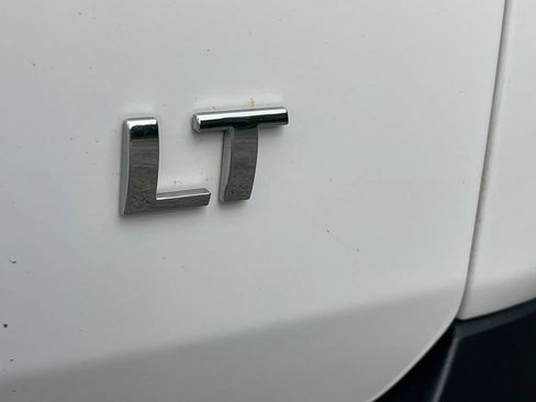 Used 2021 Chevrolet Traverse LT AWD/4WD image 17