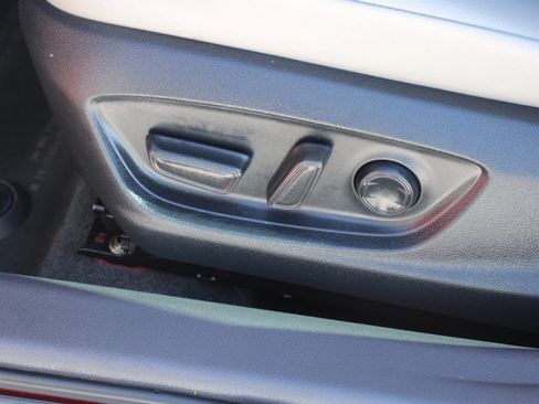 Certified 2023 Toyota Camry SE image 12