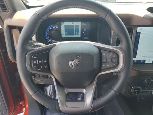 Used 2023 Ford Bronco Outer Banks AWD/4WD image 14