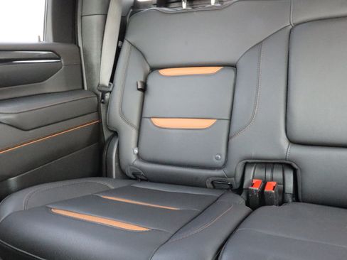 Used 2024 GMC Sierra 2500 AT4 w/ AT4 Premium Plus Package AWD/4WD image 10