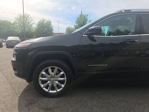 Used 2015 Jeep Cherokee Limited w/ Luxury Group AWD/4WD image 29