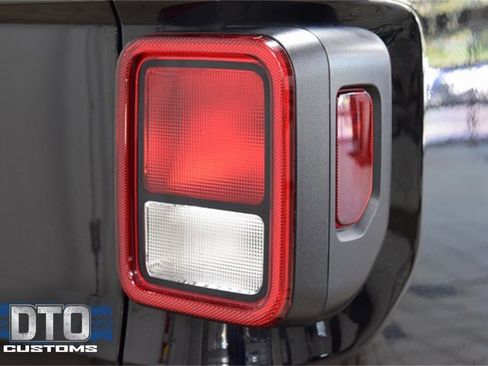 Used 2023 Jeep Gladiator Mojave w/ Trailer Tow Package image 17