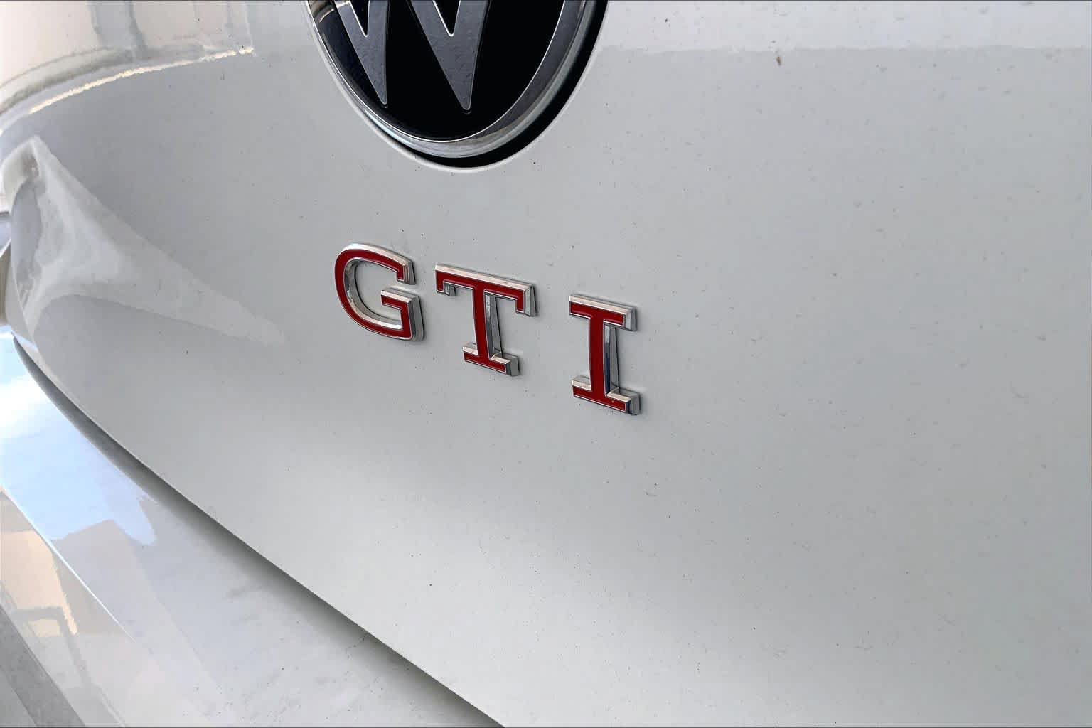 New 2026 Volkswagen GTI SE FWD image 15