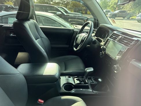 Used 2020 Toyota 4Runner 4WD image 7