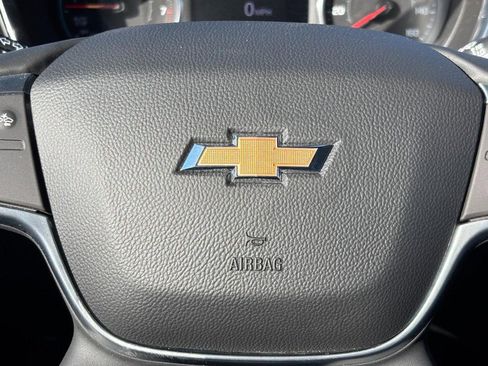 Used 2023 Chevrolet Traverse LT image 19