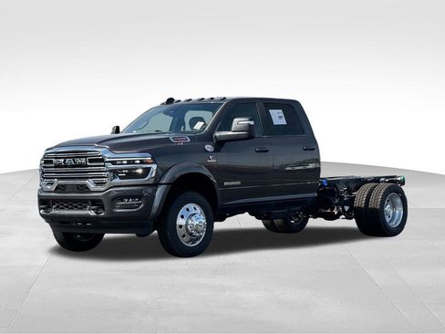 New 2026 RAM 5500 4x4 Crew Cab w/ Laramie Trim Package image 3