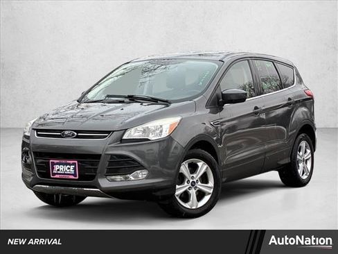 Used 2016 Ford Escape SE image 1