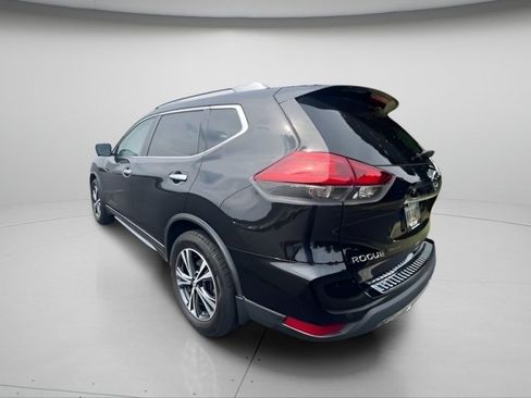 Used 2019 Nissan Rogue SV w/ Premium Package AWD/4WD image 6