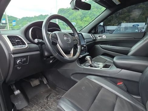 Used 2019 Jeep Grand Cherokee Altitude AWD/4WD image 9