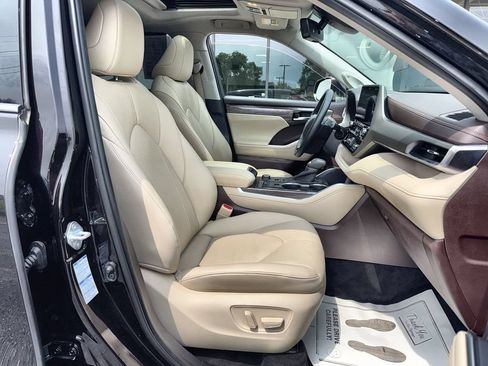 Used 2020 Toyota Highlander Limited AWD/4WD image 28