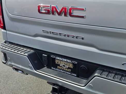 Used 2022 GMC Sierra 1500 AT4 w/ AT4 Premium Package AWD/4WD image 14