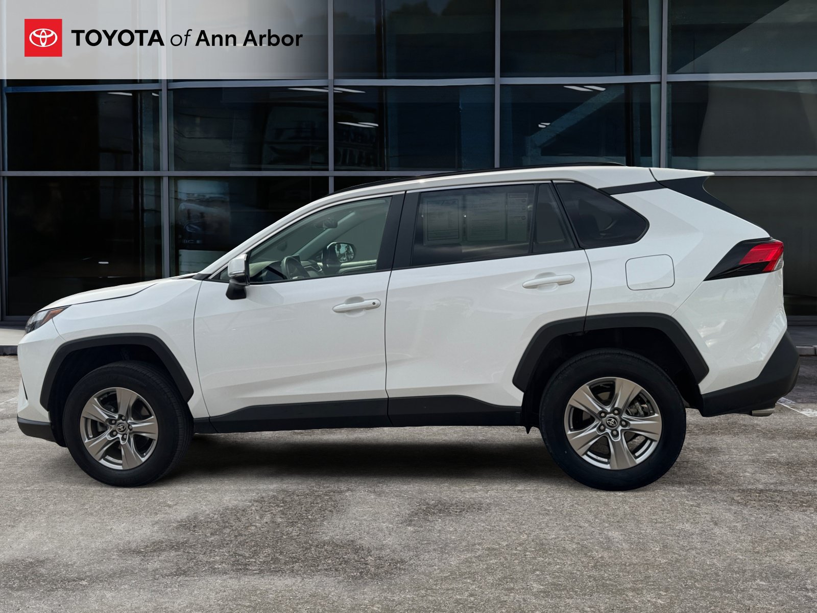 Used 2024 Toyota RAV4 XLE FWD image 9