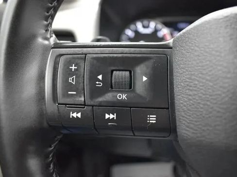 Used 2025 Nissan Rogue SV FWD image 24