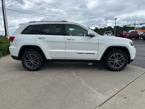 Used 2017 Jeep Grand Cherokee Limited w/ Luxury Group II AWD/4WD image 4