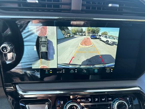 Used 2023 GMC Sierra 1500 AT4X image 32