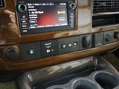 Used 2016 GMC Savana 2500 image 30