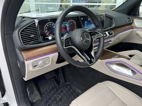 Certified 2025 Mercedes-Benz GLS 450 4MATIC image 16