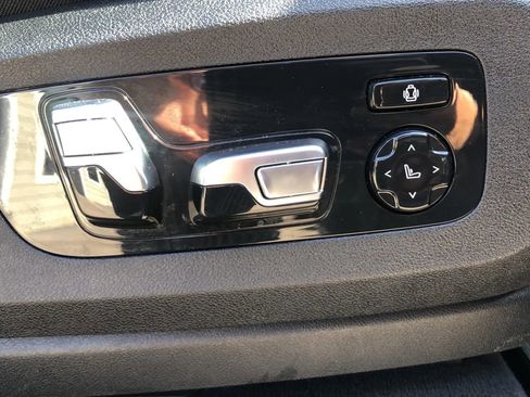 Used 2023 BMW X7 xDrive40i w/ Premium Package AWD/4WD image 33