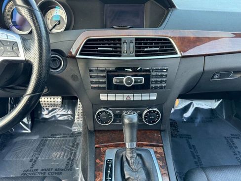 Used 2013 Mercedes-Benz C 250 Sedan image 22