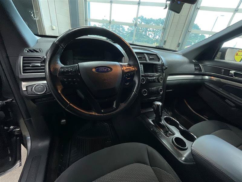 Used 2018 Ford Explorer XLT w/ Class II Trailer Tow Package FWD image 13