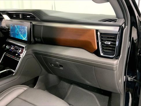 Used 2025 GMC Sierra 1500 Denali w/ Denali Reserve Package AWD/4WD image 16