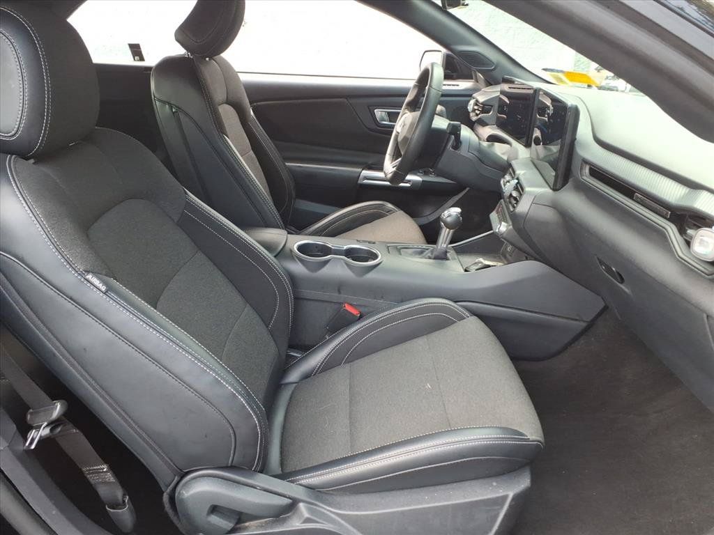 Used 2024 Ford Mustang Convertible RWD image 21