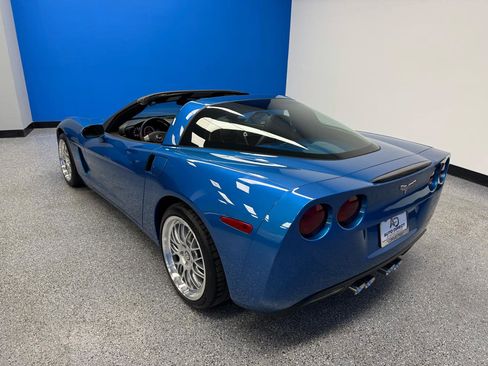 Used 2011 Chevrolet Corvette Coupe w/ 1LT RWD image 9