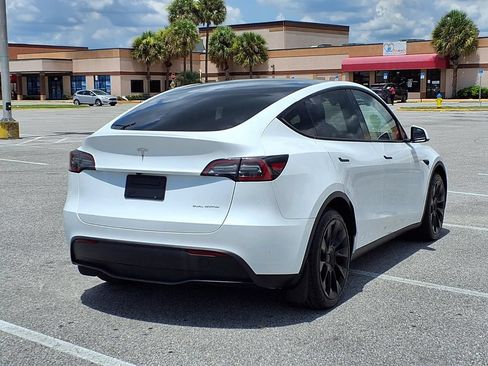 Used 2024 Tesla Model Y Long Range AWD/4WD image 7