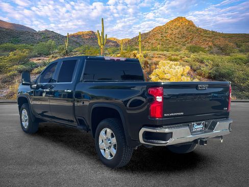 Used 2021 Chevrolet Silverado 2500 LTZ AWD/4WD image 6