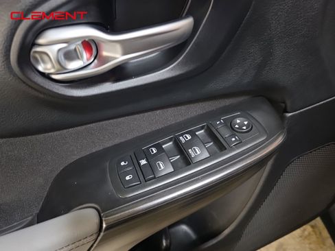 Used 2014 Jeep Cherokee Latitude image 16