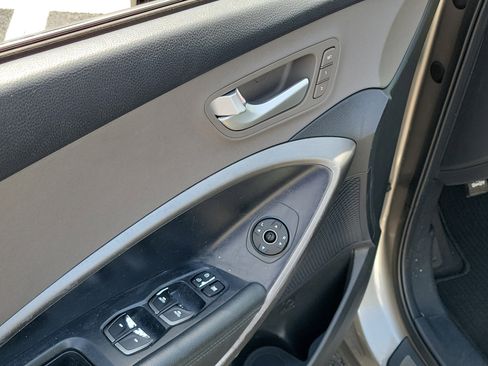 Used 2017 Hyundai Santa Fe Sport FWD image 22