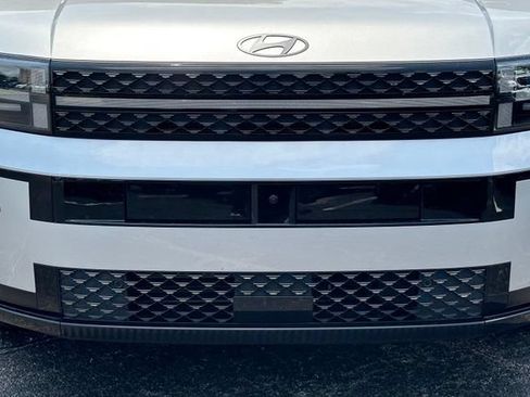 Used 2025 Hyundai Santa Fe Calligraphy FWD image 4